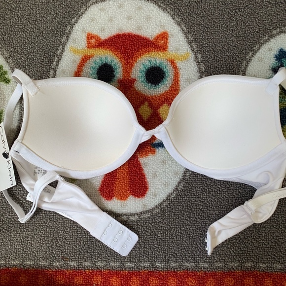 Calvin Klein Push Up With Convertible Straps - Picture 2 of 5